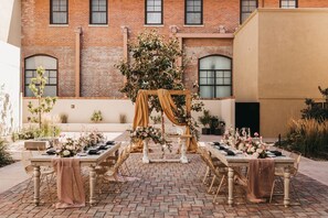 Outdoor wedding area - The Piccolo at Paso Robles Inn (Paso Robles)