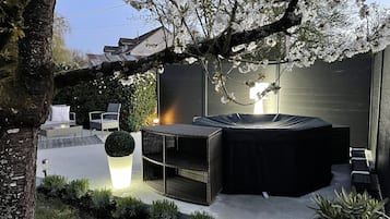 Outdoor spabad