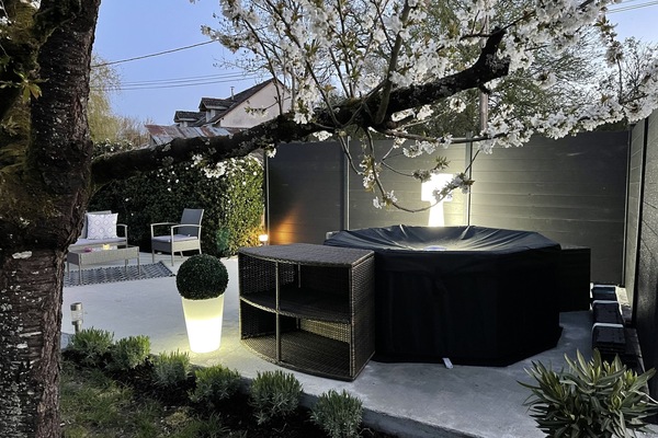 Bañera de hidromasaje exterior