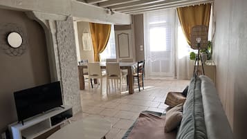 TV, lareira