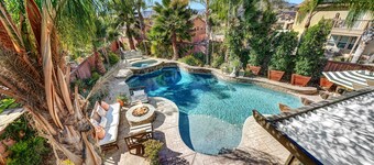 HUGE Luxury Home..LARGE SALT WATER POOL&SPA.15 min to wineries. 