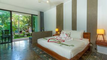 4 bedrooms, in-room safe, iron/ironing board, free WiFi