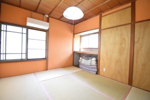 Triple Room | 1 bedroom, desk, free WiFi, bed sheets