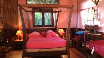 3 Schlafzimmer, Schreibtisch, Bügeleisen/Bügelbrett, kostenloses WLAN