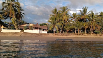 Am Strand, Liegestühle