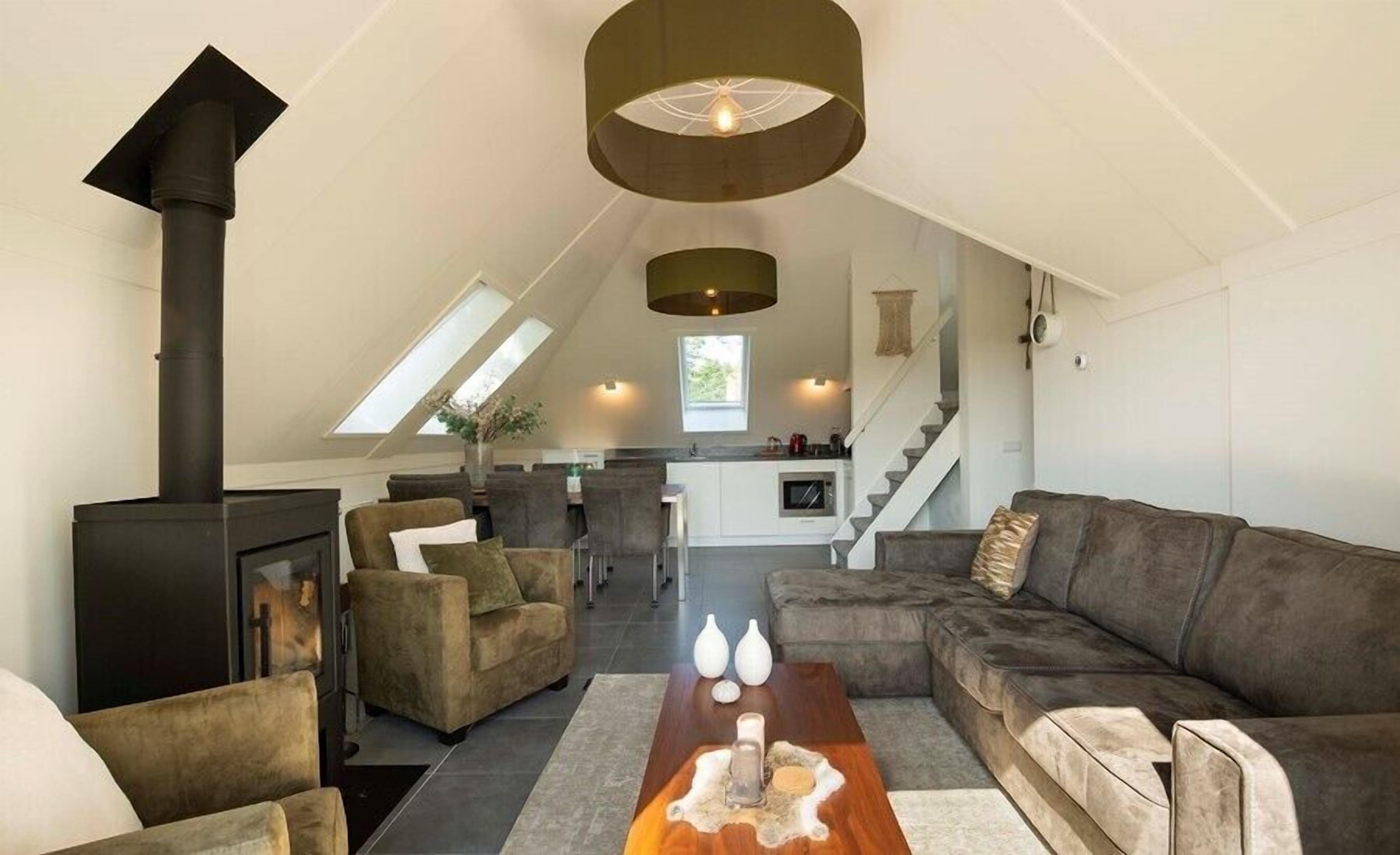 電視、壁爐、音響