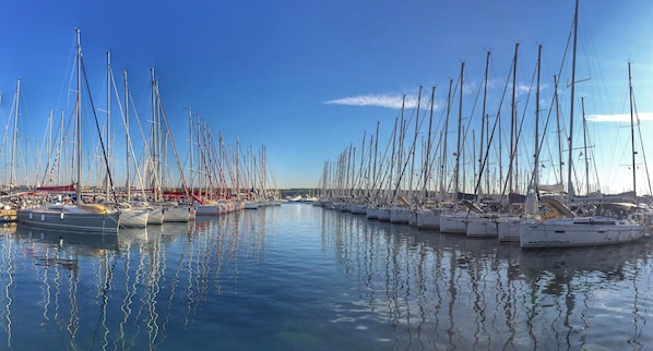 Marina - Comfortable one bedroom apartment 2+1
max. for 3 persons (Biograd n/m)