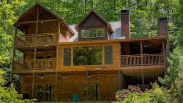 House, 4 Bedrooms | Exterior