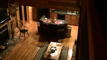 House, 3 Bedrooms | Living area