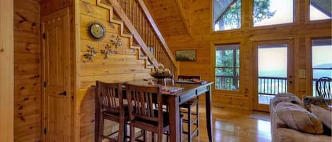 House, 3 Bedrooms | Living room