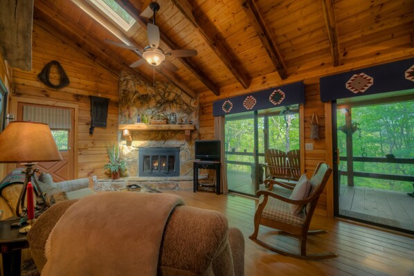 House, 3 Bedrooms | 3 bedrooms - Randy's Retreat by Vacasa (Mineral Bluff)