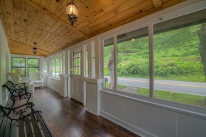 House, 2 Bedrooms | 2 bedrooms - Copper Basin River House by Vacasa (McCaysville)