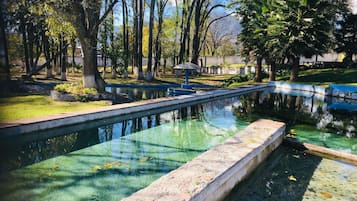 2 piscinas al aire libre