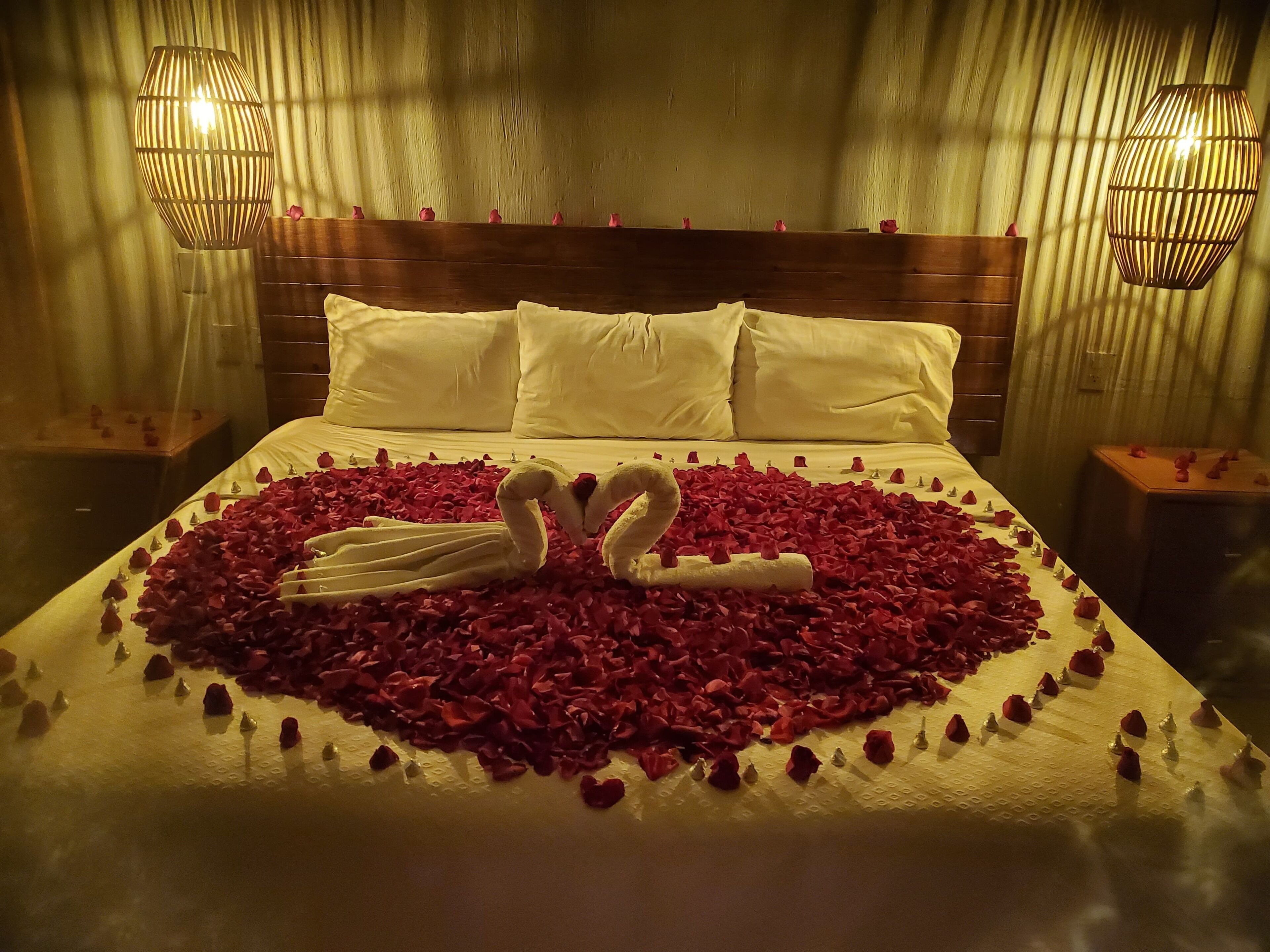 Habitación Deluxe | Ropa de cama hipoalergénica y artículos del minibar gratis 