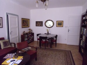 Interni