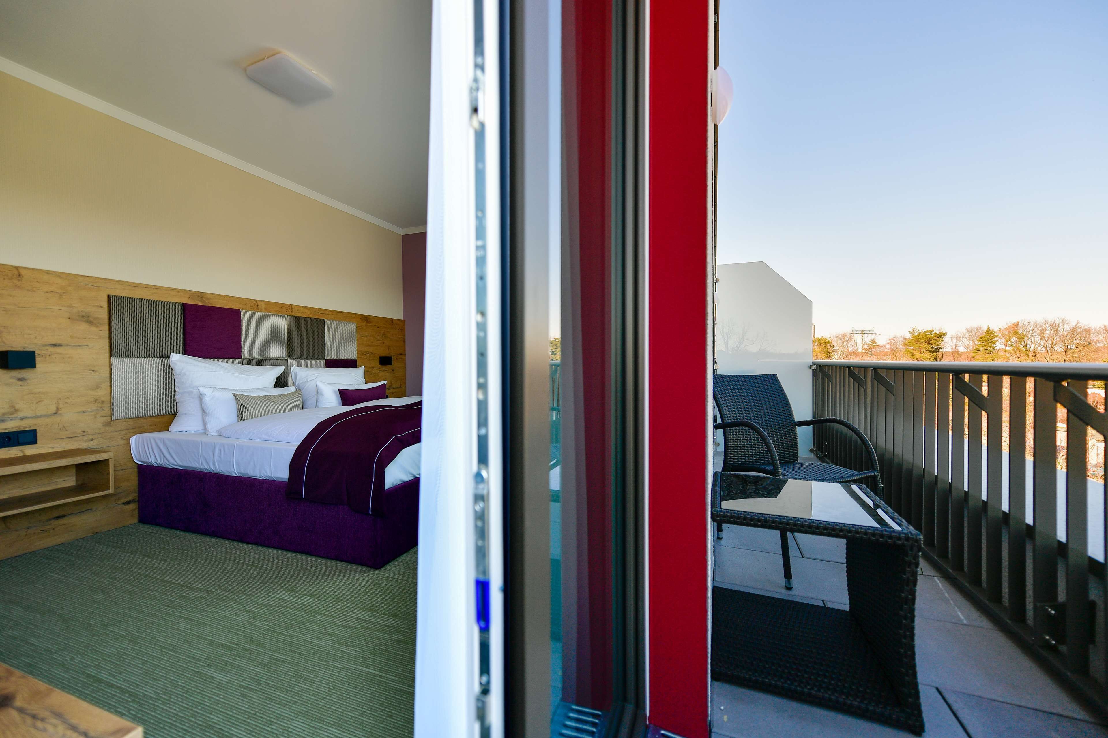 comfort room, 1 double bed, balcony (cozy sitting corner;comfort plus) | 1 bedroom, laptop workspace, soundproofing, iron/ironing board