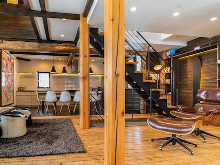 Momiji Lodge | Living room | 40-inch flat-screen TV with satellite channels, TV, DVD player