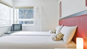 SeiSei | 1 bedroom, individually decorated, individually furnished, desk
