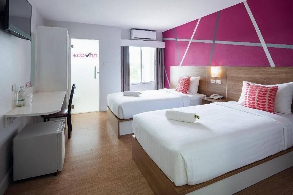 Desk, laptop workspace, free WiFi, bed sheets