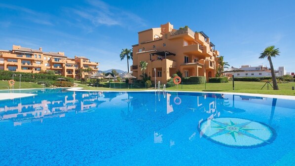 Pool - Los Granados de la Duquesa 2022 (Manilva)