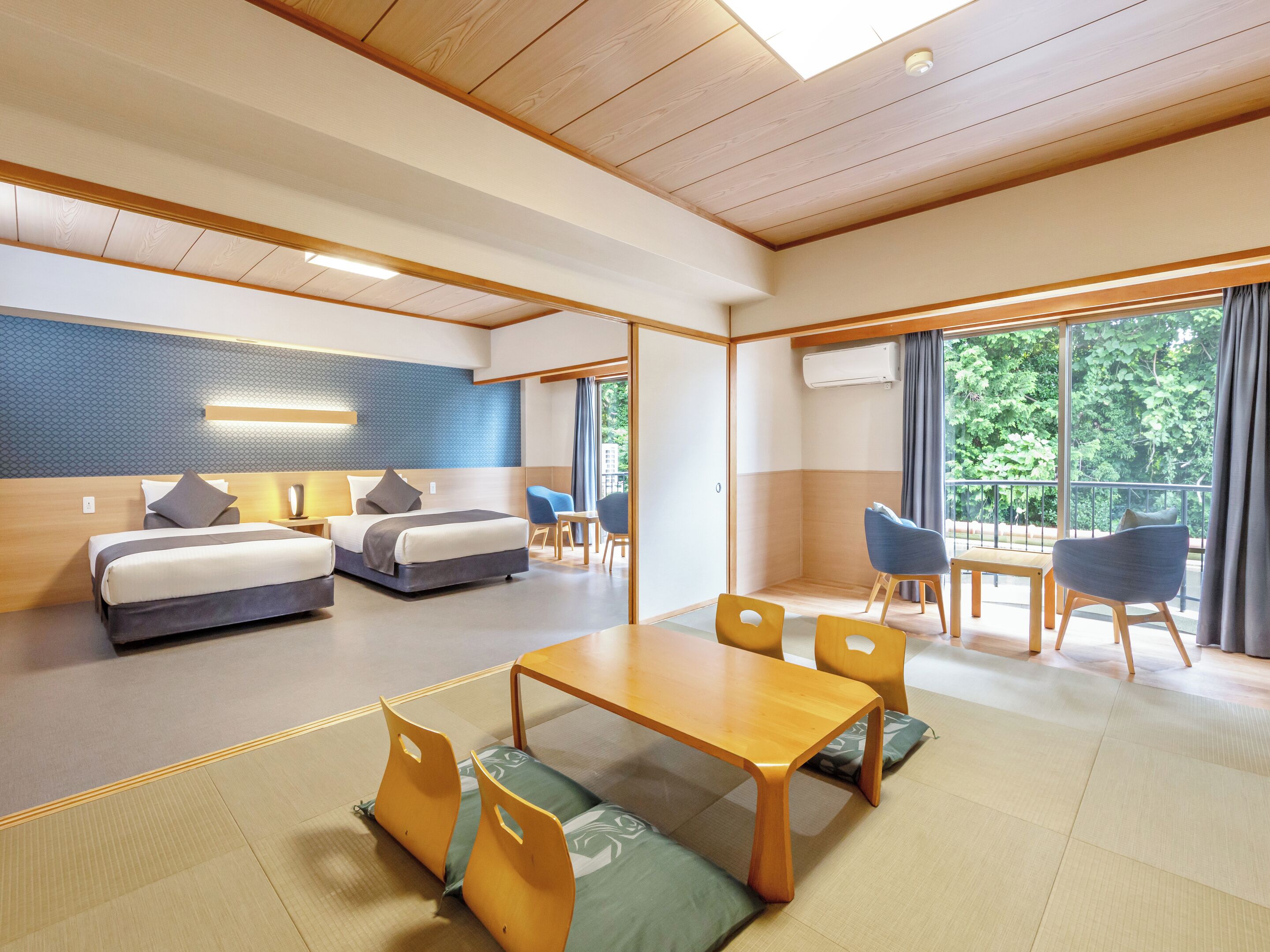 Habitación (Japanese-Western-Style) | Minibar con artículos gratuitos, caja fuerte, escritorio