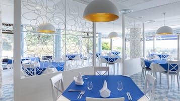 Breakfast, dinner served; French cuisine, ocean views
