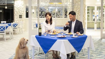 Breakfast, dinner served; French cuisine, ocean views