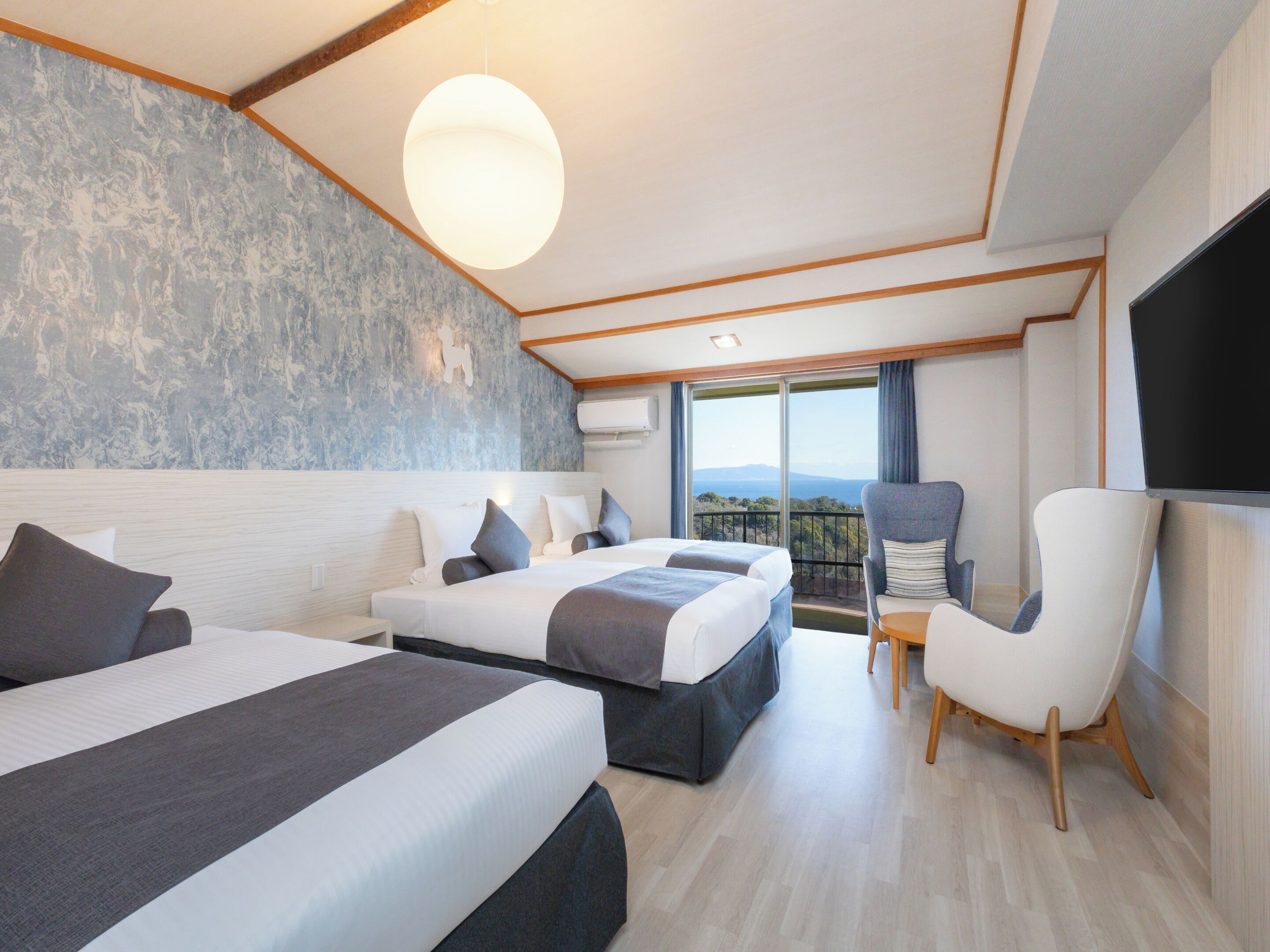 Tremannsrom – deluxe (Top Floor) | Minibar (inkludert), safe på rommet, skrivebord og blendingsgardiner