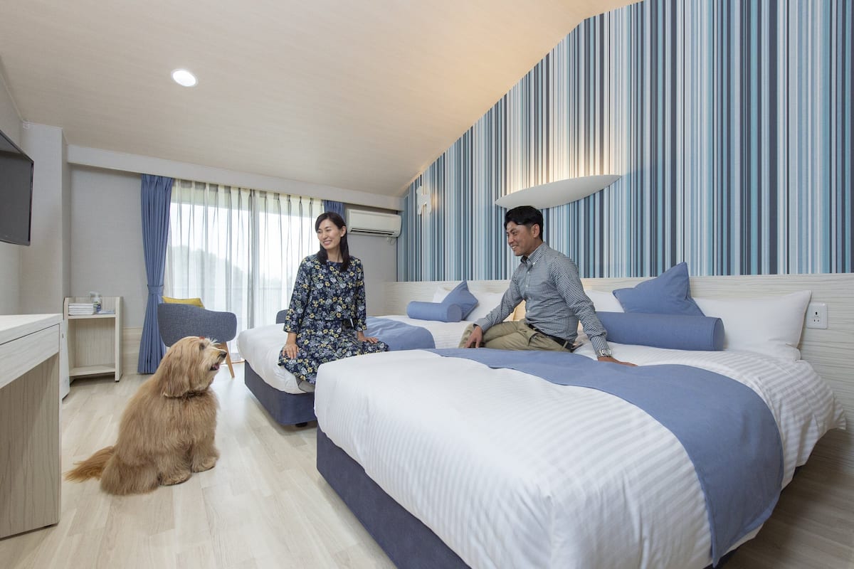 top floor, twin | free minibar, in-room safe, desk, blackout curtains