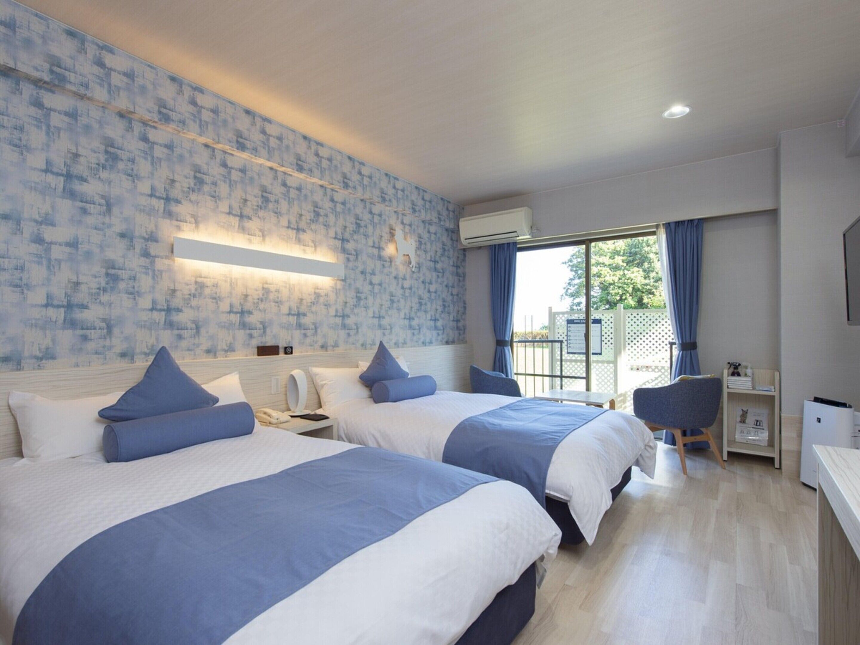 Japanese Modern Room With Direct Access Dog Park