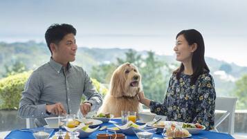 Breakfast, dinner served; French cuisine, ocean views