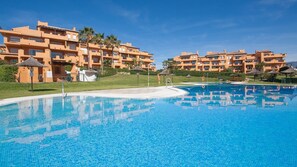 Unclassified image, 5 of 39, button