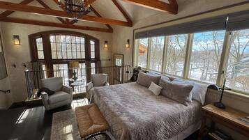 Edison House | Premium bedding, iron/ironing board, free WiFi, bed sheets