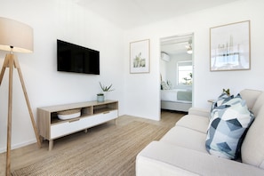 Apartment, 1 Bedroom | Living area
