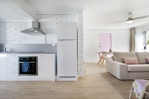 Apartment, 2 Bedrooms | Private kitchen