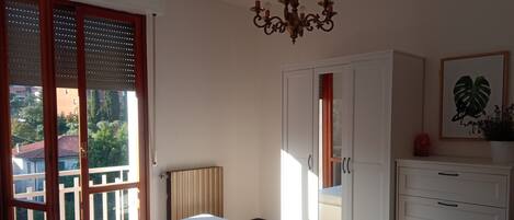 1 多间卧室、熨斗/熨衣板、免费 WiFi、床单