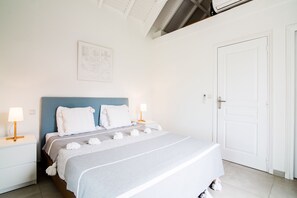 2 bedrooms, iron/ironing board, travel cot, free WiFi