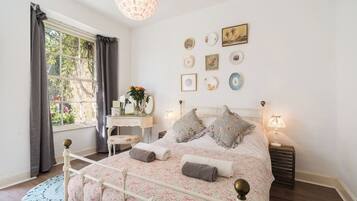 1 bedroom, iron/ironing board, travel cot, WiFi