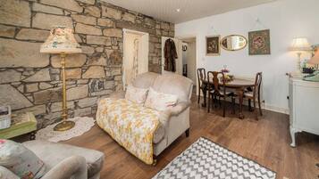 TV, fireplace, offices