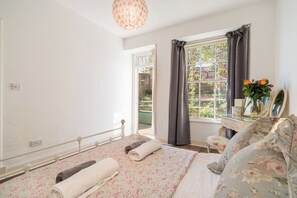 5 chambres, fer et planche à repasser, lit parapluie, Wi-Fi