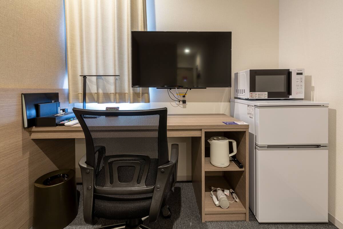 standard double room, non smoking (check-in is not available after 11:00) | free wifi, bed sheets