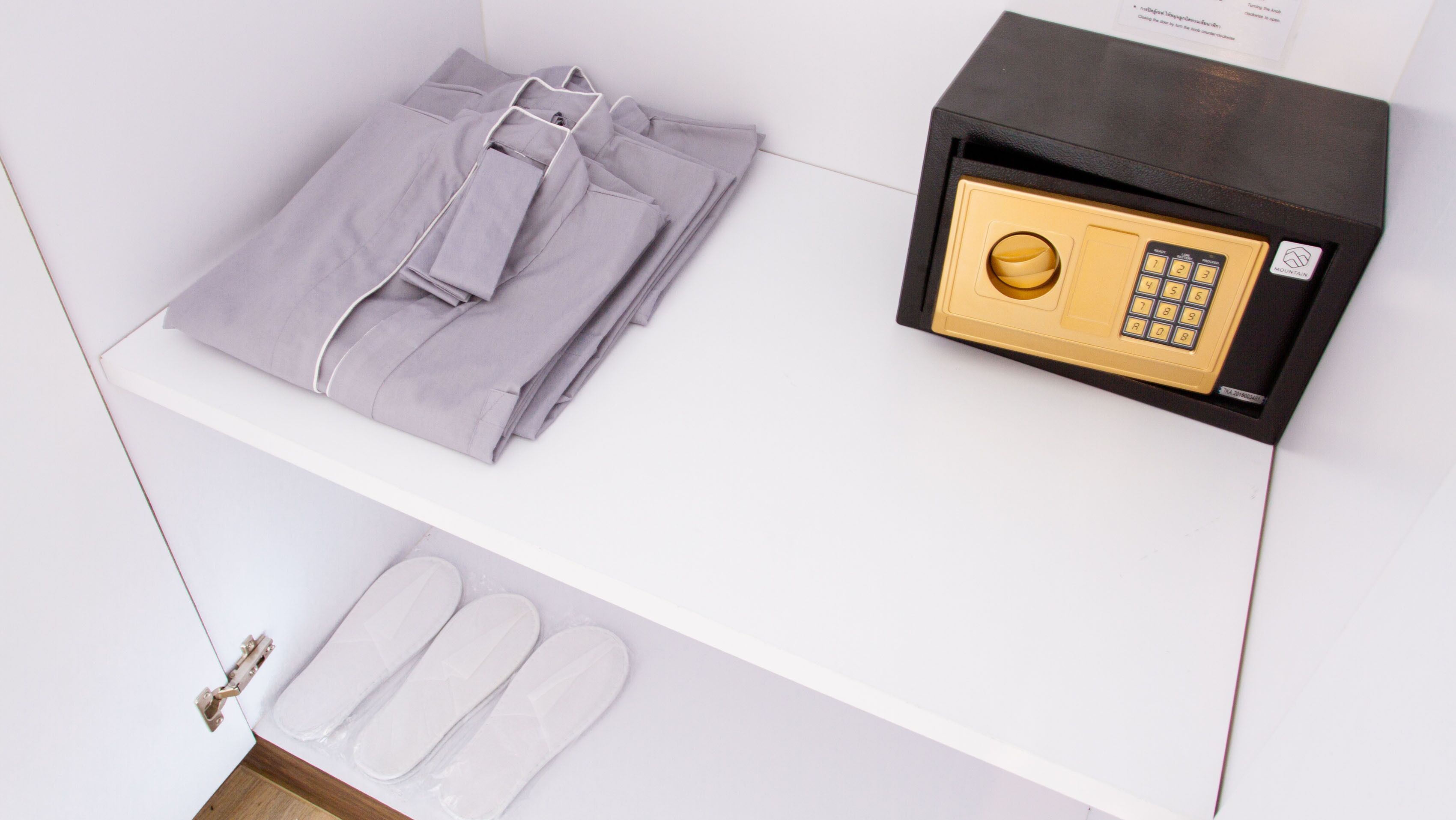 suite triple room | bathroom amenities | shower, rainfall showerhead, hair dryer, towels