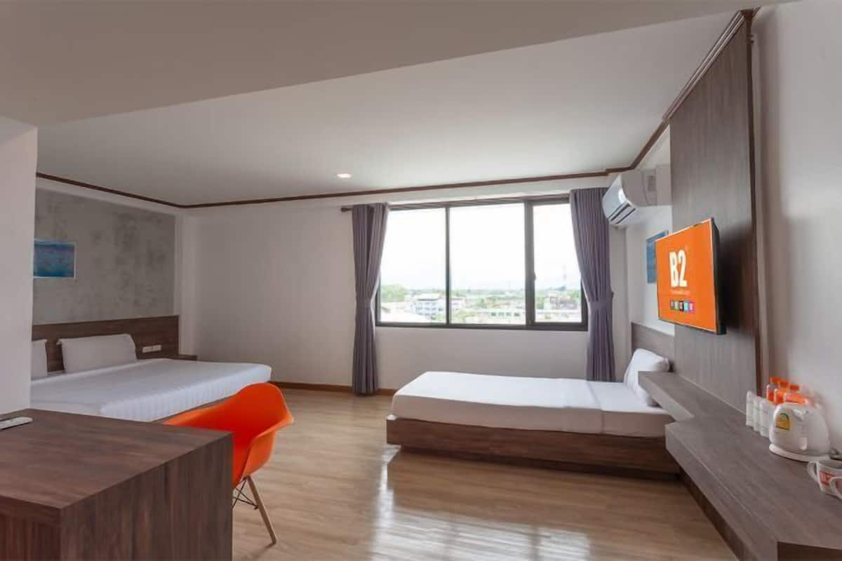 Blackout curtains, free WiFi, bed sheets