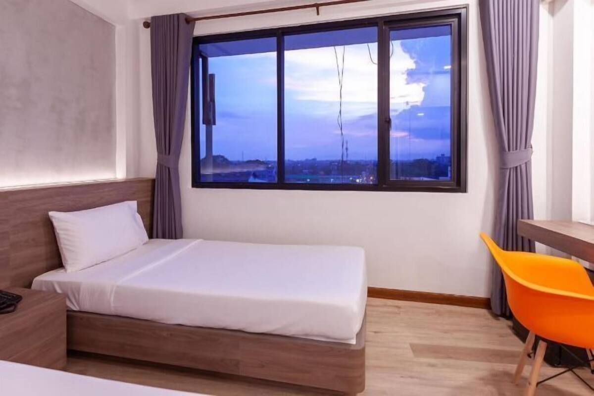 Blackout curtains, free WiFi, bed sheets