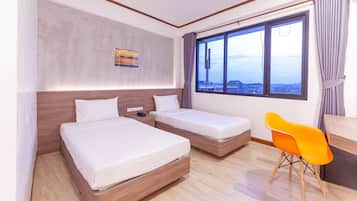 Cortinas blackout, wifi gratis y ropa de cama