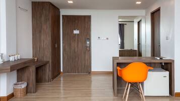 Luxury Triple Room | Blackout curtains, free WiFi, bed sheets