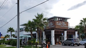 A food shack with a sign reading "Salt Crust Food Shack." - The Place to Be !! Walk 2 Beach, Restaurants, Activities (St. Augustine)