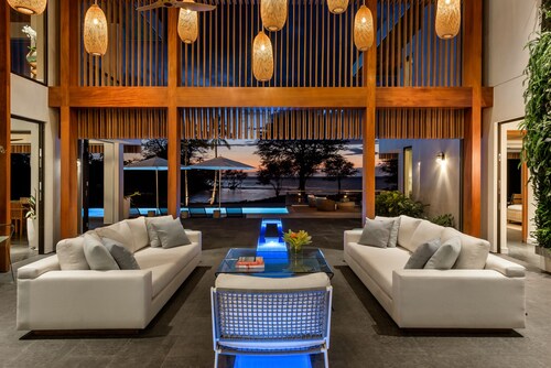 BEACHFRONT HOME 2 acres, Pool, Tennis, Volleyball. Like your own private resort!