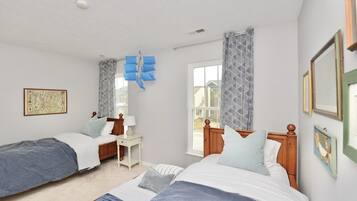 4 bedrooms, desk, iron/ironing board, free WiFi