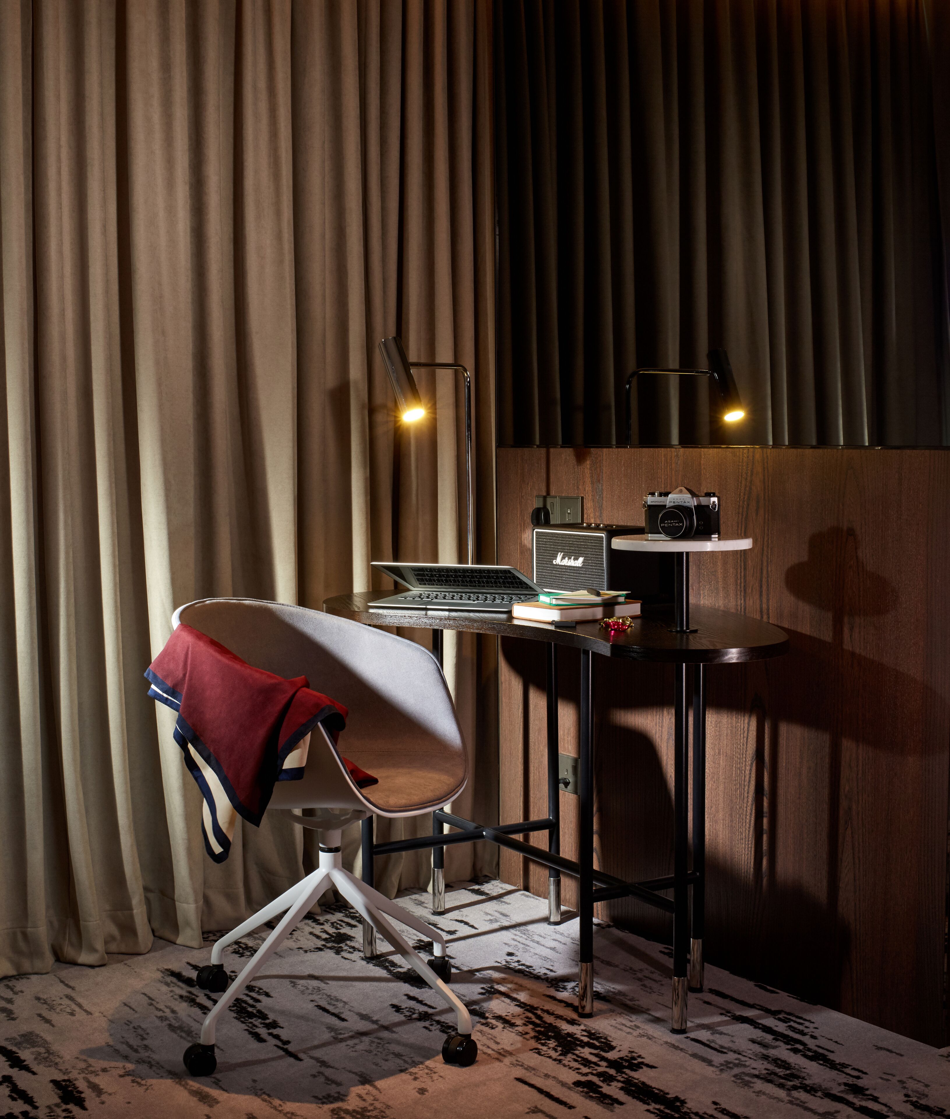 wolo suite with window | floor plan